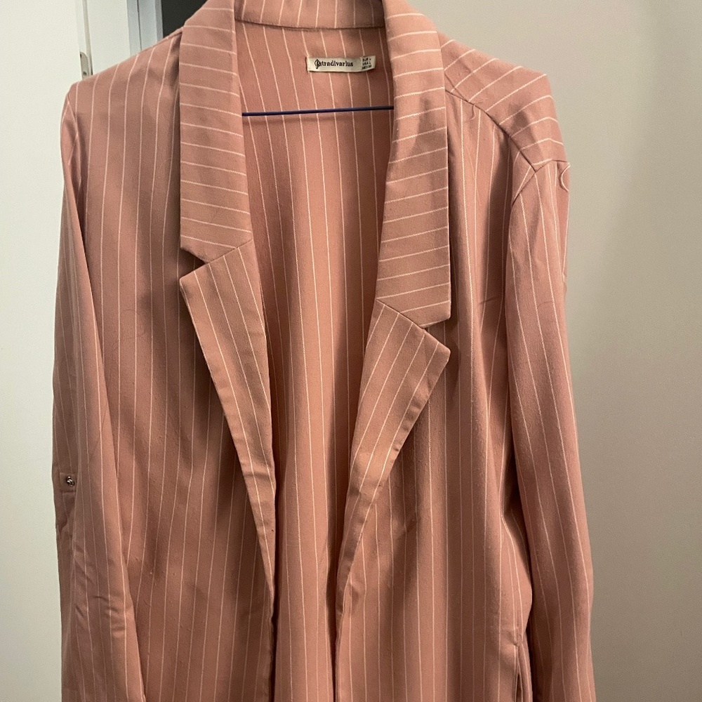 Stradivarius pink blazer with 2 slit pockets size L for women